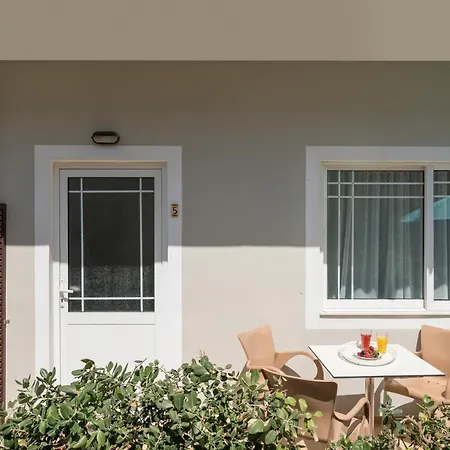 Hermes Front Apartment Stalos