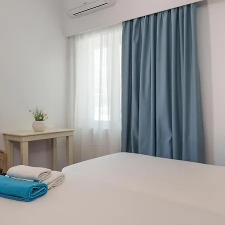 Hermes Front Apartment *