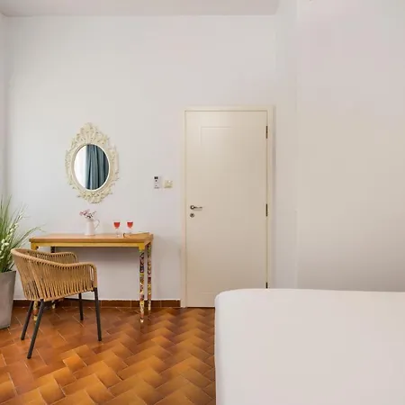 Hermes Front Apartment Stalos