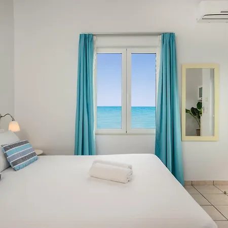 Hermes Front Apartment